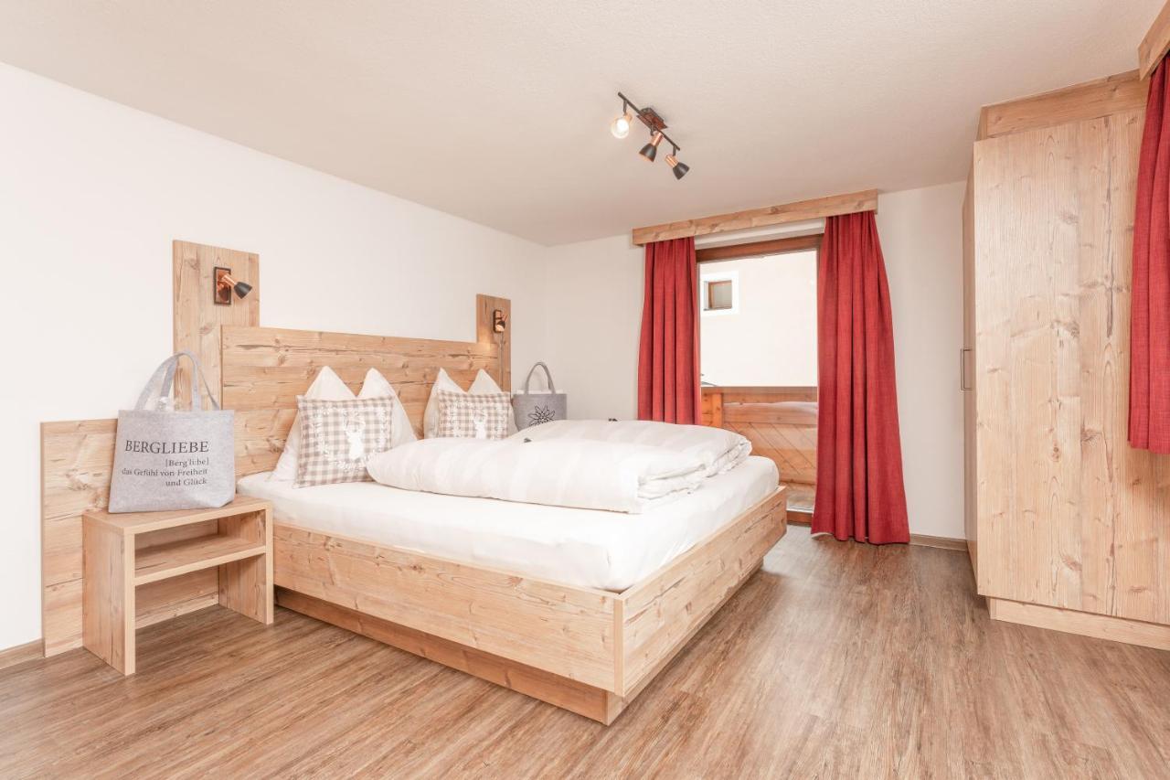 Ferienwohnungen Winnebach Gries im Sulztal Exterior foto